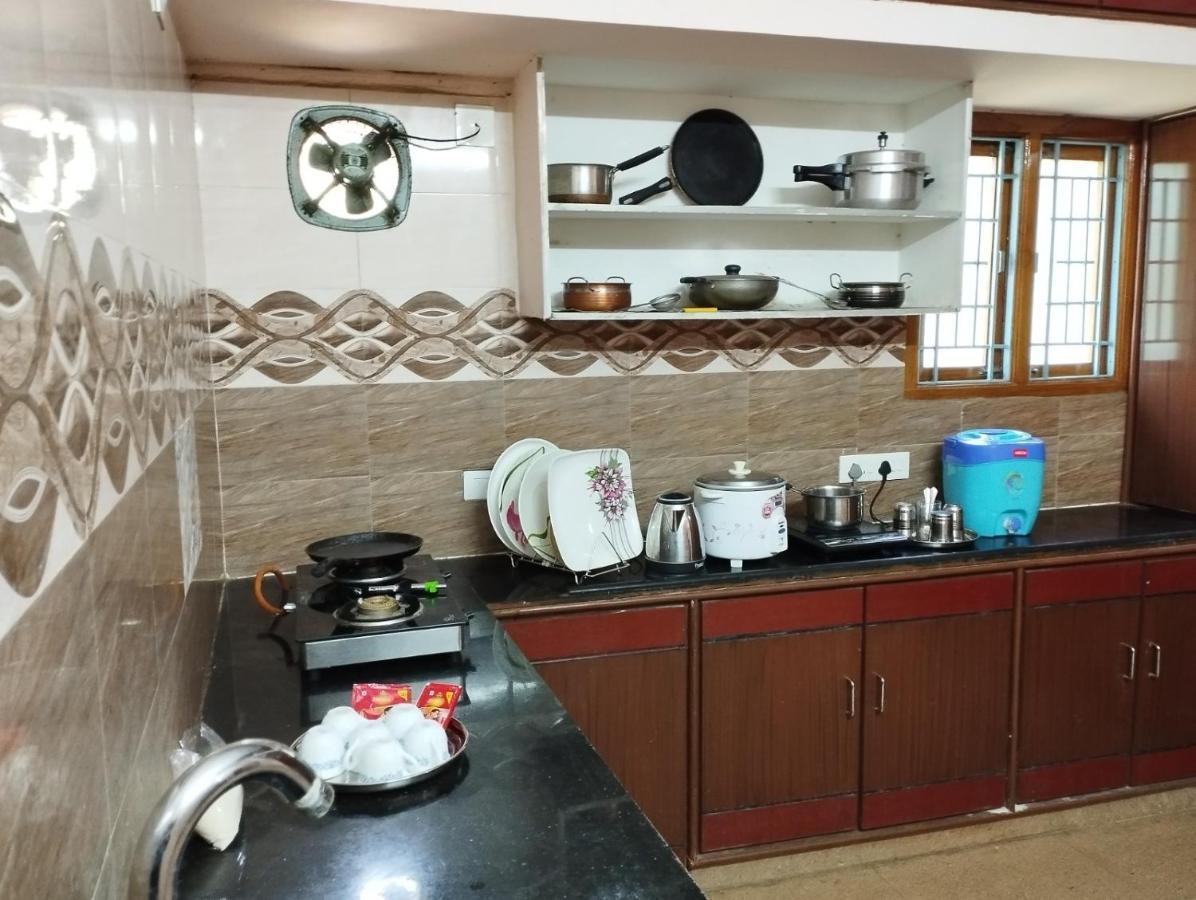 SLS Homestay: Luxury AC Apartments Near Tirumala with Modern Amenities Tirupati Exterior photo